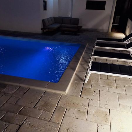 Big Swimming Pool Apartment Monvidal Póla Kültér fotó