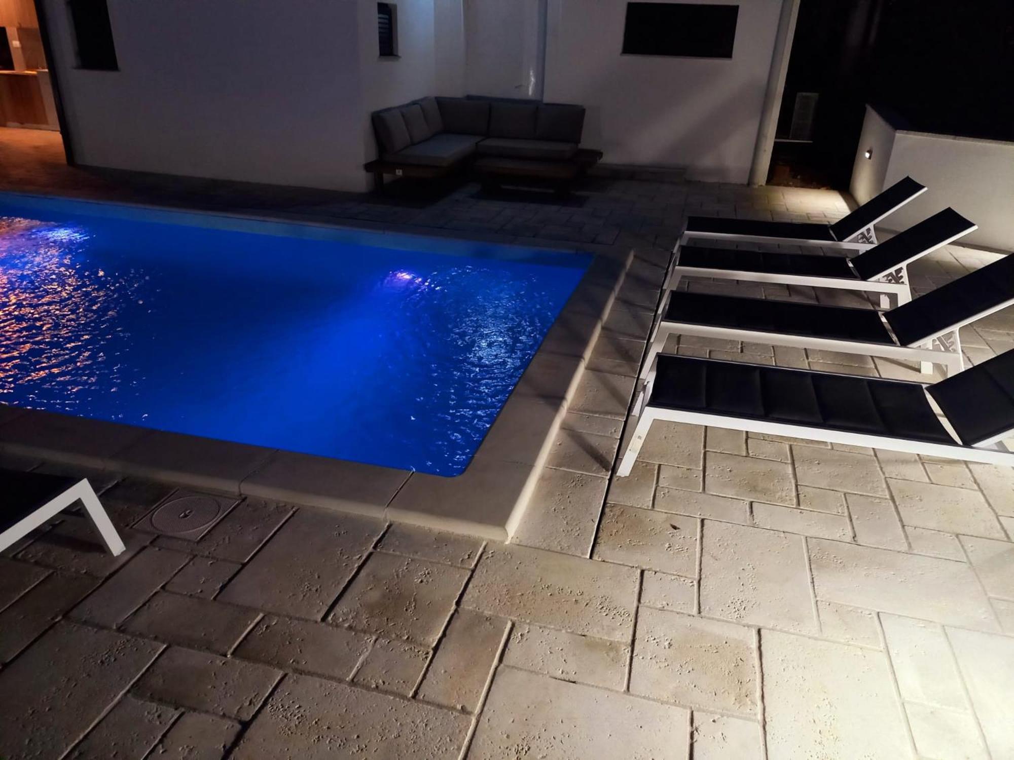 Big Swimming Pool Apartment Monvidal Póla Kültér fotó