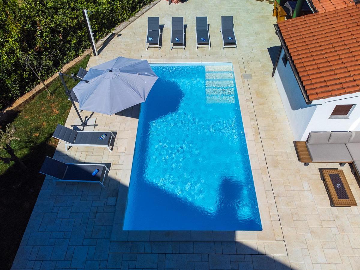 Big Swimming Pool Apartment Monvidal Póla Kültér fotó
