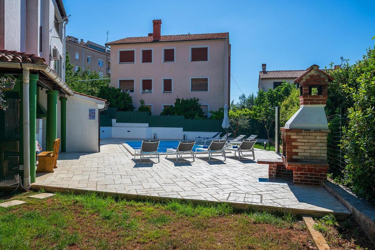 Big Swimming Pool Apartment Monvidal Póla Kültér fotó