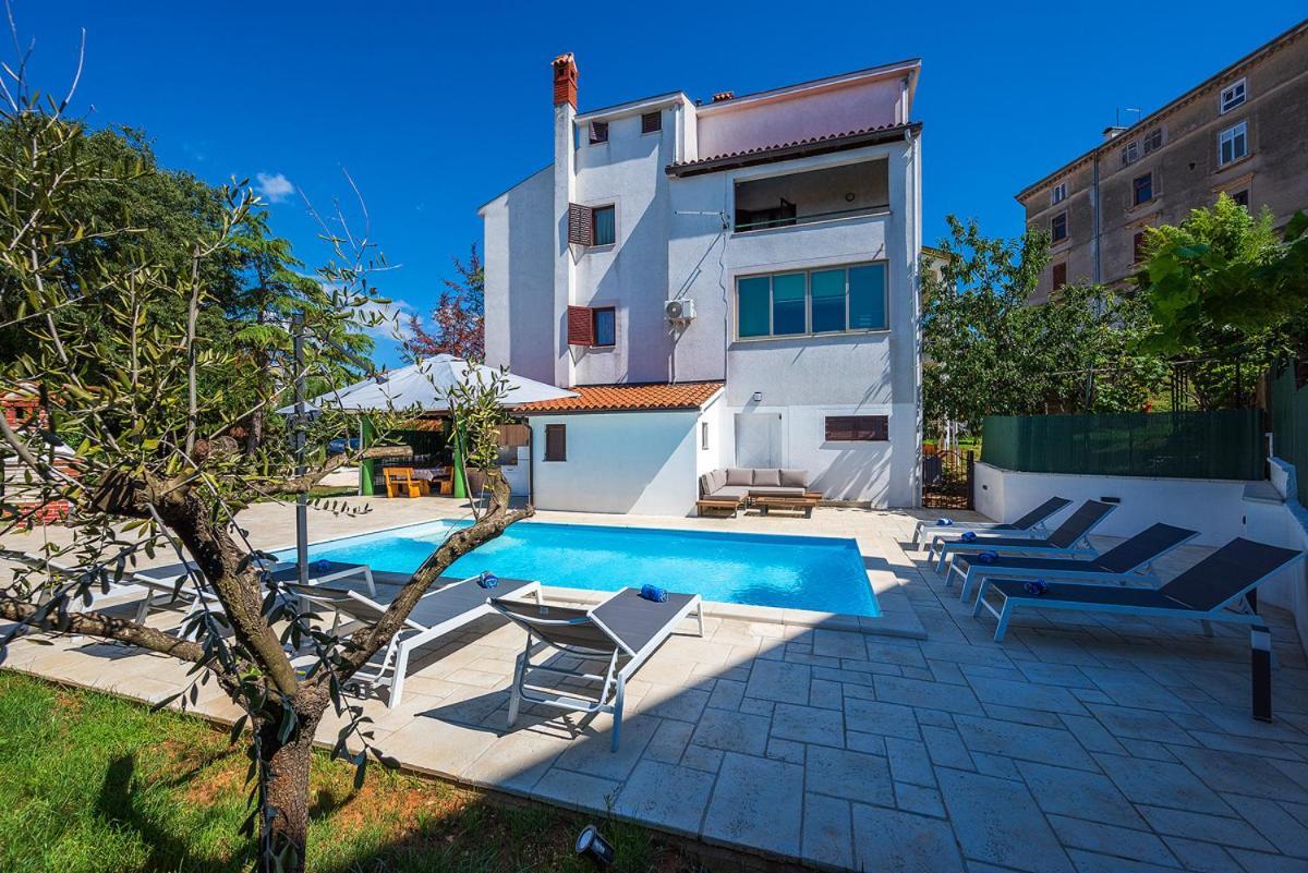 Big Swimming Pool Apartment Monvidal Póla Kültér fotó
