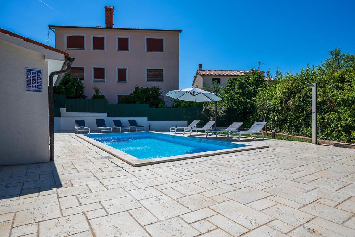 Big Swimming Pool Apartment Monvidal Póla Kültér fotó