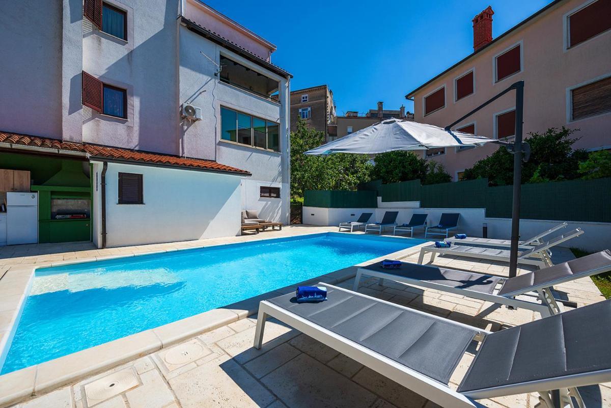 Big Swimming Pool Apartment Monvidal Póla Kültér fotó
