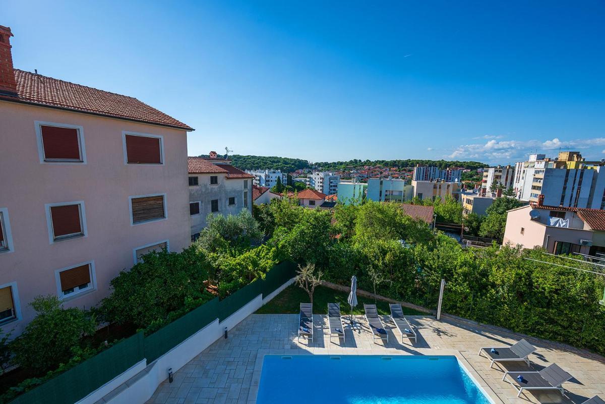 Big Swimming Pool Apartment Monvidal Póla Kültér fotó